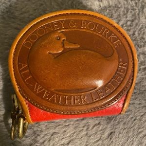 Dooney & Bourke con keychain purse